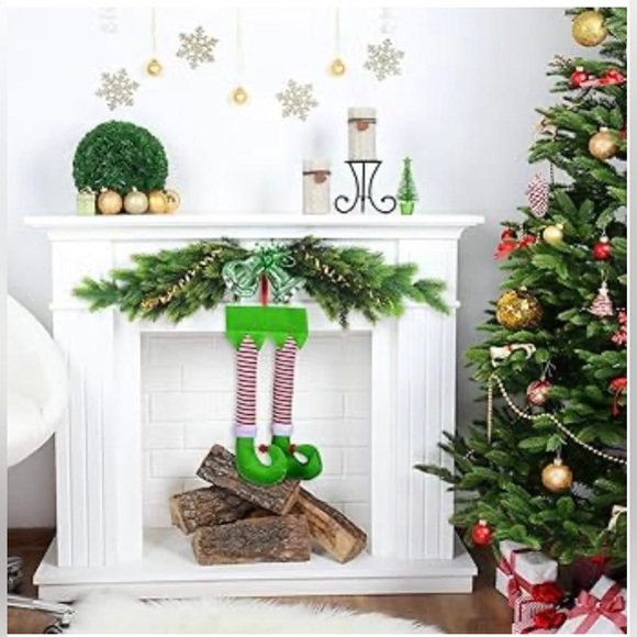 STUCK IN THE TRUCK ELF CHRISTMAS DECOR CAR - Picture 4 of 5